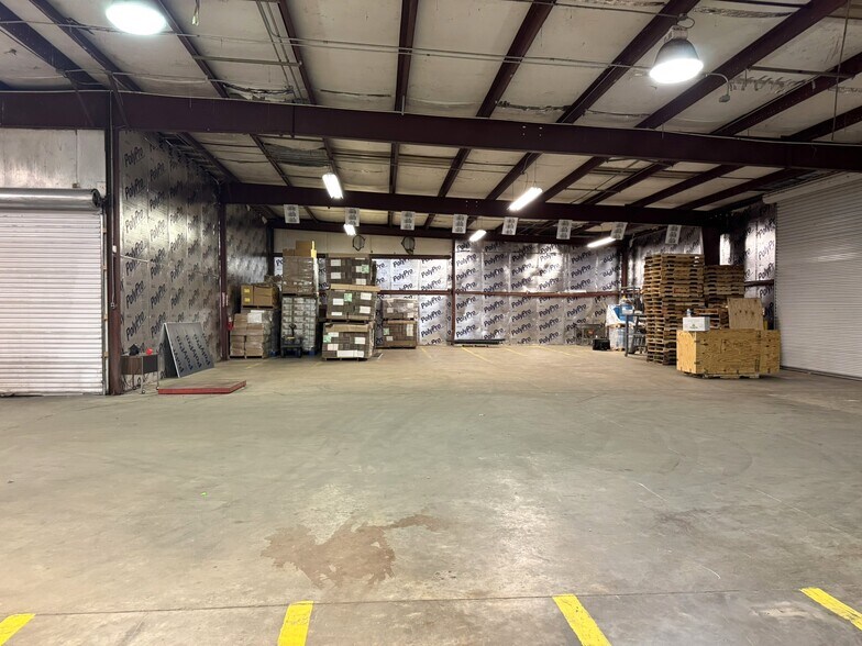 More Photos Of 1312 W Oakridge Dr, Albany Warehouse For Sale