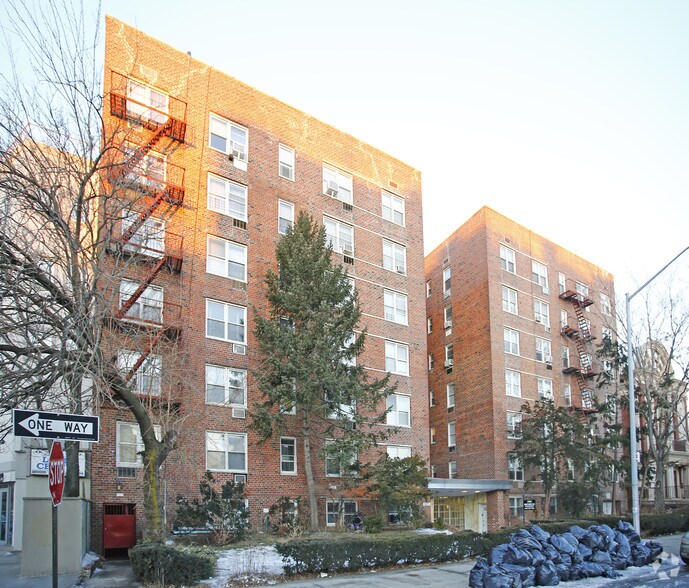 Primary Photo Of 1750 Ocean Pky, Brooklyn Apartments For Lease