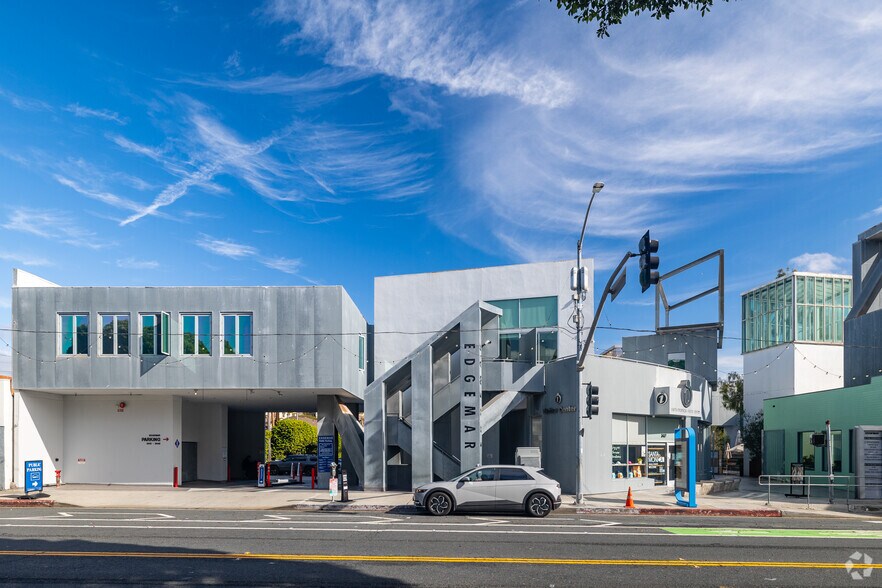 More Photos Of 2415-2449 Main St, Santa Monica Restaurant For Lease