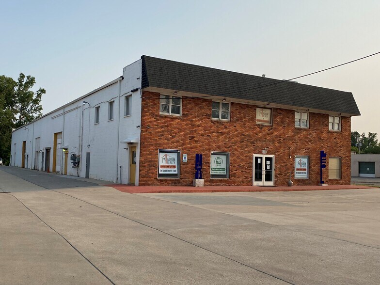 More Photos Of 30835 W 10 Mile Rd, Farmington Warehouse For Sale