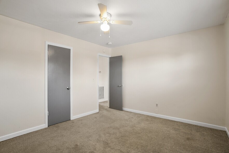 More Photos Of 120 Atlantic Ave, Easley Apartments For Sale