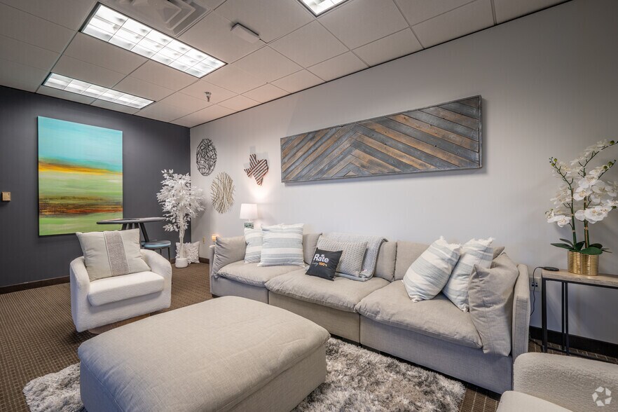 More Photos Of 2603 Augusta Dr, Houston Office For Lease