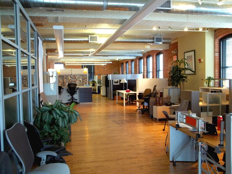 More Photos Of 830 N Summit St, Toledo Office For Lease