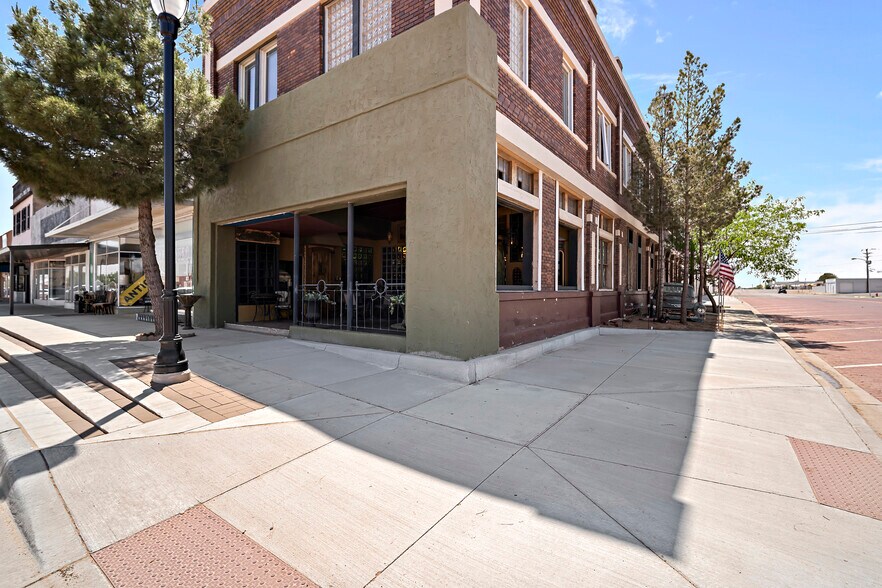 More Photos Of 103 S 6th St, Brownfield Restaurant For Sale
