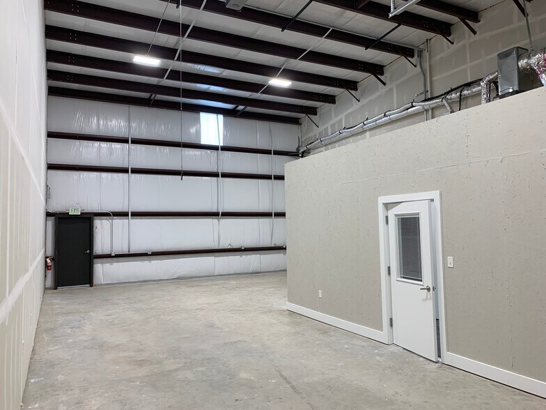 More Photos Of 1922 Choate Pky, Celina Warehouse For Lease