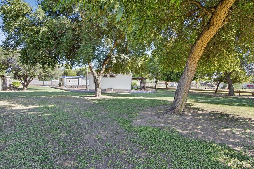 More Photos Of 9259 S Priest Dr, Tempe Showroom For Lease