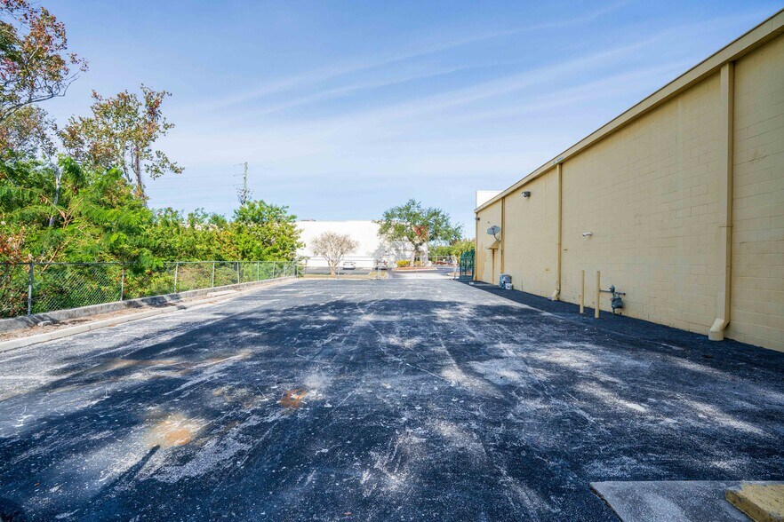 More Photos Of 33550 US Highway 19 N, Palm Harbor Freestanding For Lease