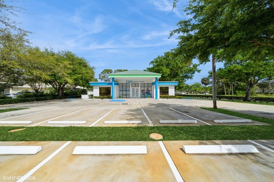 More Photos Of 3333 20th St, Vero Beach Medical For Sale