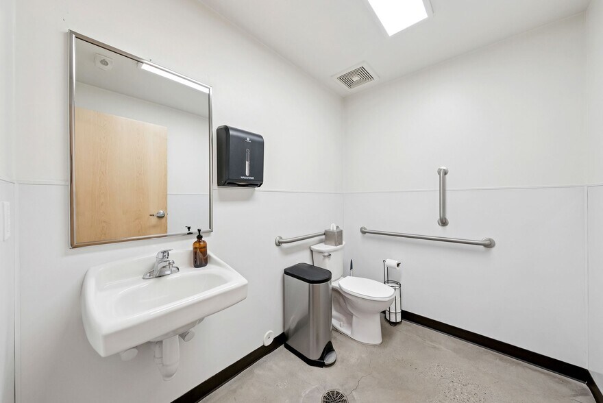 More Photos Of 1010 S State St, Salt Lake City Storefront For Sale
