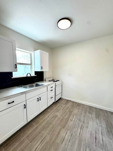 More Photos Of 50 W 32nd St, Tucson Apartments For Sale