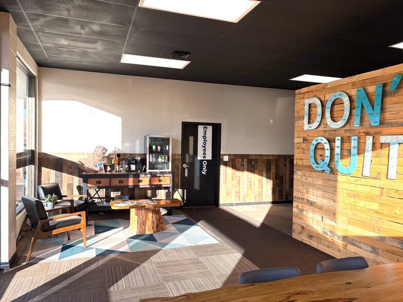 More Photos Of 2801 N Government Way, Coeur d'Alene Flex For Lease