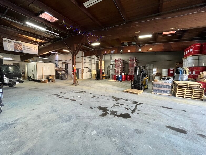 More Photos Of 108 Clematis Ave, Waltham Unknown For Lease