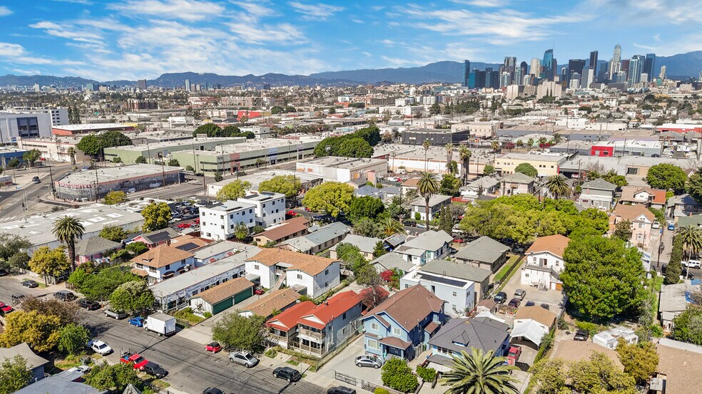 More Photos Of 139 E 36th Pl, Los Angeles Apartments For Sale