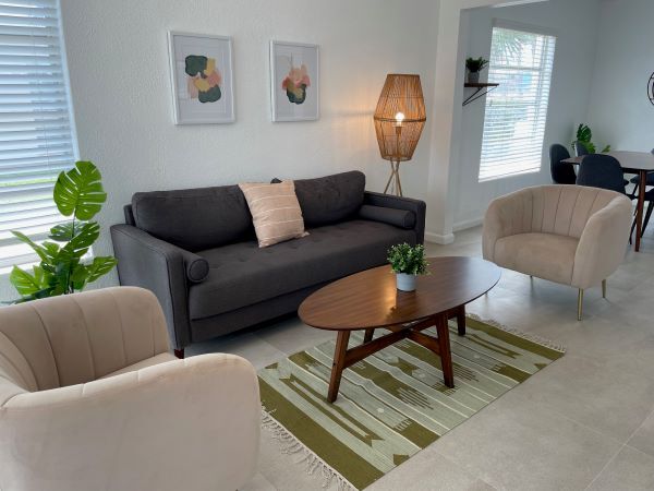 More Photos Of 50 Royal Way, Clearwater Beach Hotel For Sale