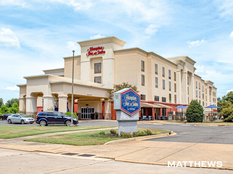 Primary Photo Of 6124 W Calhoun Dr, Alexandria Hotel For Sale