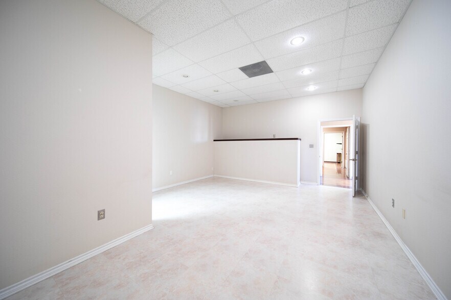 More Photos Of 2100 E Stan Schlueter Loop, Killeen Storefront Retail Office For Lease