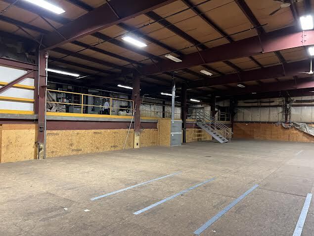 More Photos Of 4 Gator Rock Rd, Somersworth Distribution For Sale