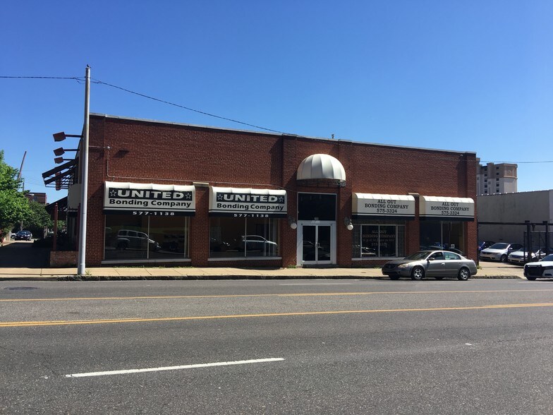 More Photos Of 194-200 Poplar Ave, Memphis Office For Lease