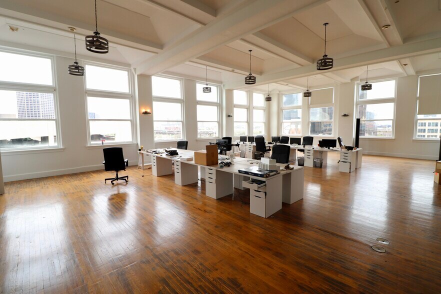 More Photos Of 2030-2036 Main St, Dallas Loft Creative Space For Lease