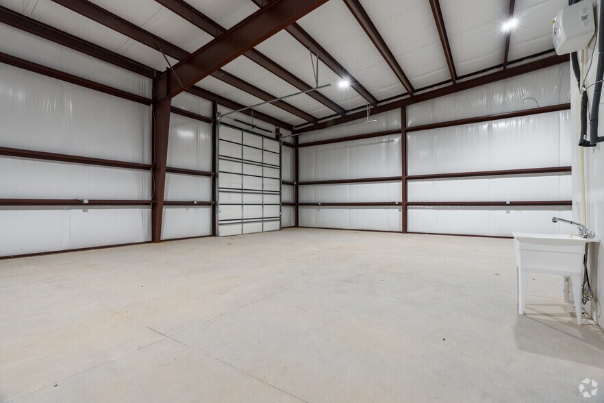 More Photos Of 4620 US 377 Hwy, Aubrey Unknown For Lease