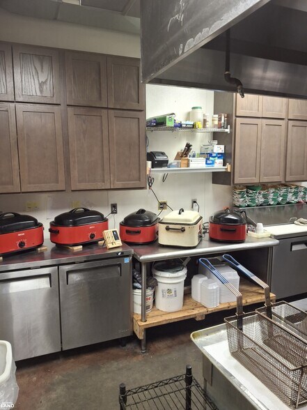 More Photos Of 417 G St, Central City General Retail For Sale