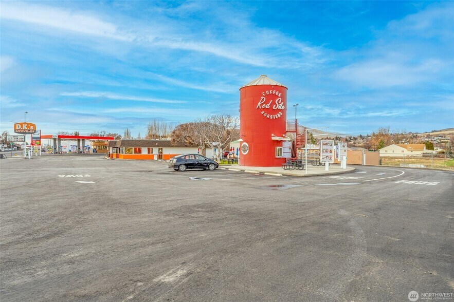 More Photos Of 805 Basin St NW, Ephrata Specialty For Sale