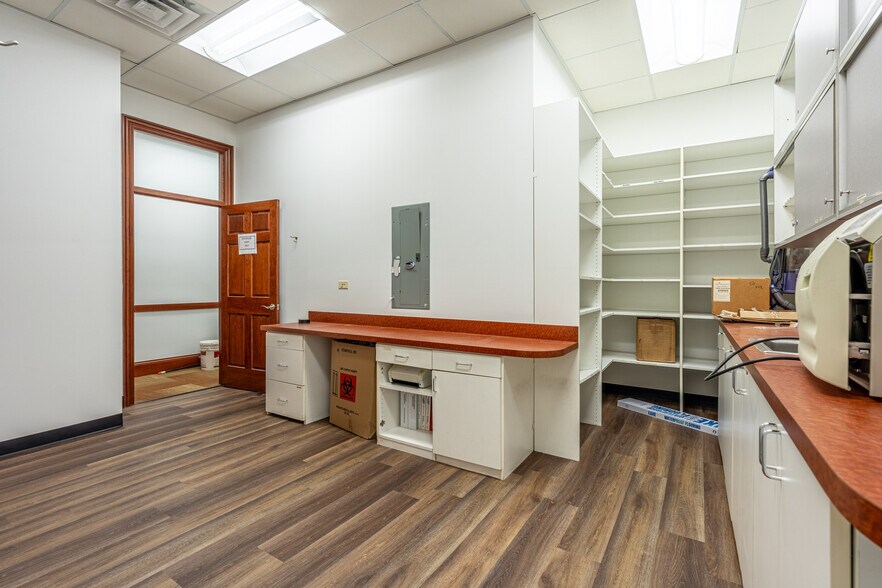 More Photos Of 2220 W Belmont Ave, Chicago Apartments For Sale