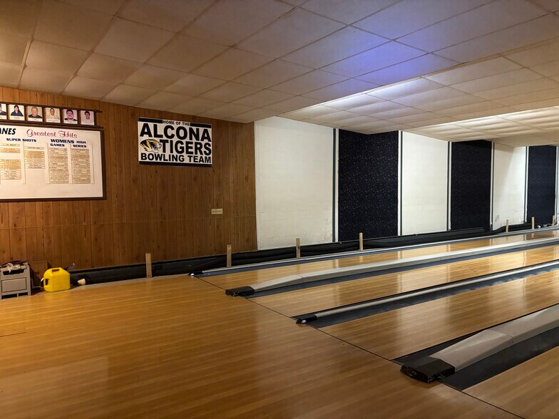 More Photos Of 226 U.S. 23 Hwy, Harrisville Sports And Entertainment For Sale