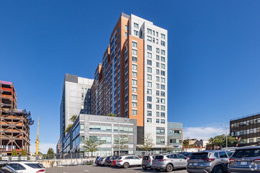More Photos Of 38-08 Union St, Flushing Office Residential For Lease
