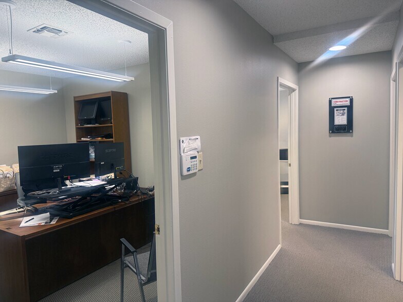 More Photos Of 106 W Turbo Dr, San Antonio Freestanding For Sale