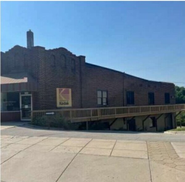 More Photos Of 308 River St, Manistee Storefront Retail Office For Lease