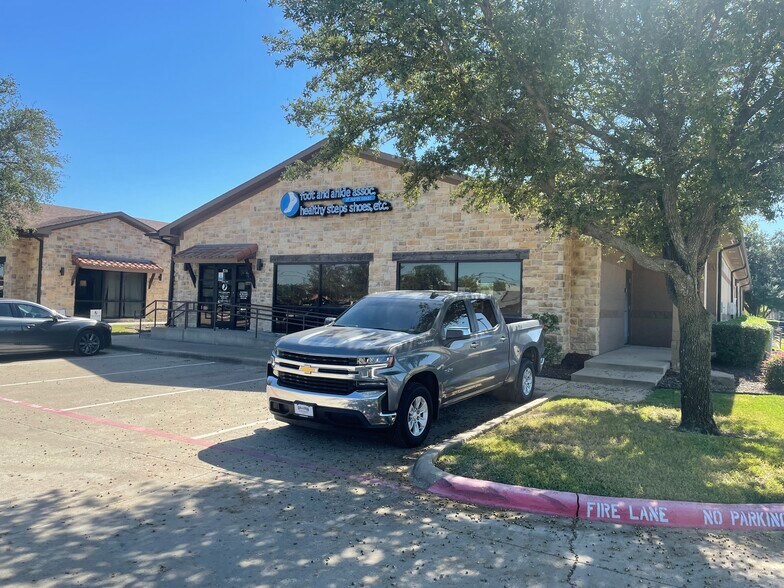 More Photos Of 816 Keller Pky, Keller Medical For Lease