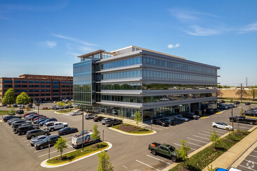 More Photos Of 14401 Penrose Pl, Chantilly Office For Lease