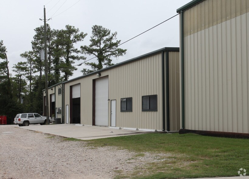 More Photos Of 2227 Golden Rd, Spring Warehouse For Lease
