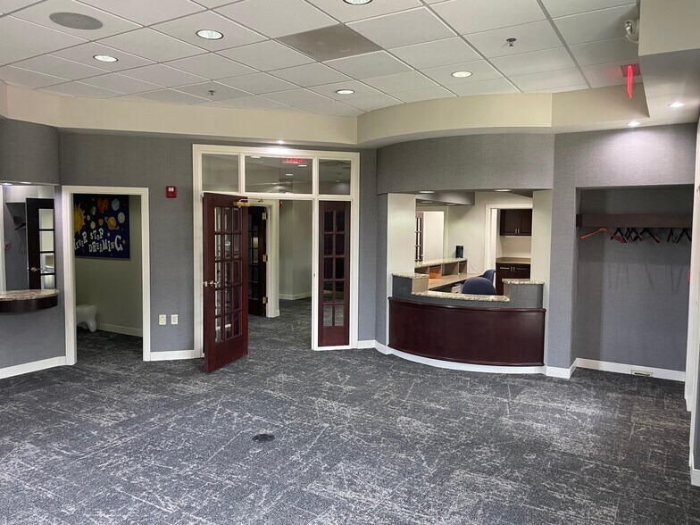 More Photos Of 8501 Plum Dr, Urbandale Medical For Sale