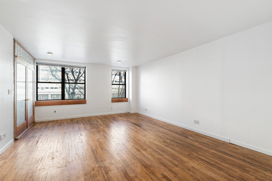 More Photos Of 424 W 49th St, New York Apartments For Sale