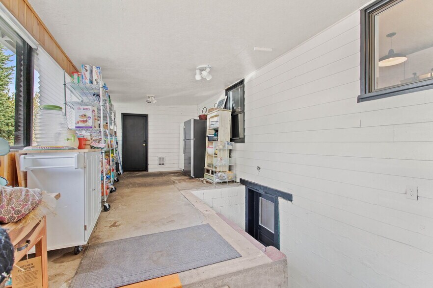 More Photos Of 1521 Willms Rd, Elk Lodge Meeting Hall For Sale