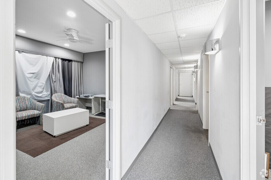 More Photos Of 13822 Beach Blvd, Westminster Office For Sale