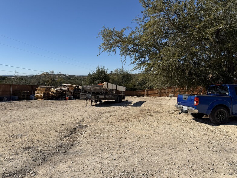 More Photos Of 1030 Canyon Bend Dr, Dripping Springs Light Distribution For Lease