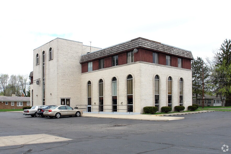 More Photos Of 1919 E 52nd St, Indianapolis Office For Lease