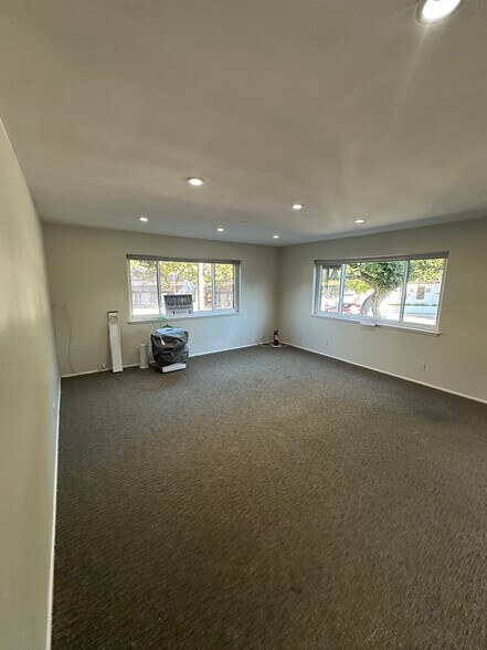 More Photos Of 465 Forest Ave, Laguna Beach Loft Creative Space For Lease