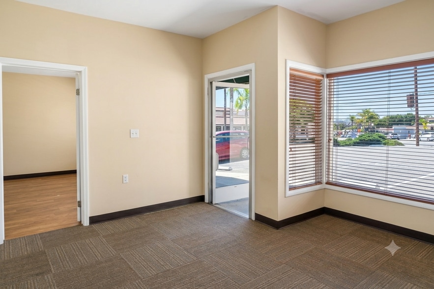 More Photos Of 3008-3012 De La Vina St, Santa Barbara General Retail For Lease