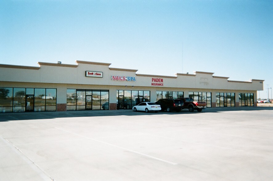 More Photos Of 1608 E Spruce St, Portales Freestanding For Lease