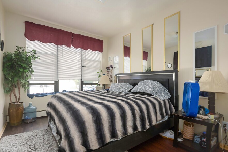 More Photos Of 904 Rice St, Saint Paul Apartments For Lease
