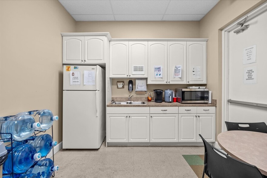 More Photos Of 3465 SE Willoughby Blvd, Stuart Office For Sale
