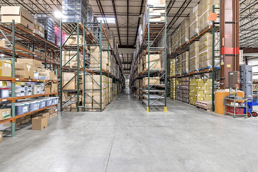 More Photos Of 4333-4335 W Fort St, Detroit Distribution For Lease