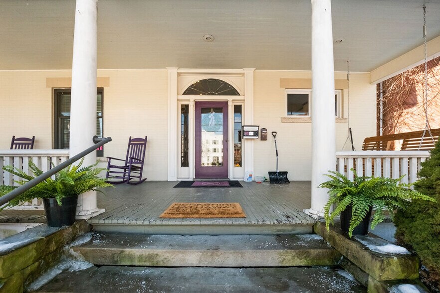 More Photos Of 1337 Virginia St, Charleston Office For Sale