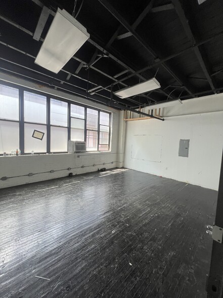 More Photos Of 605 E 132nd St, Bronx Flex For Lease
