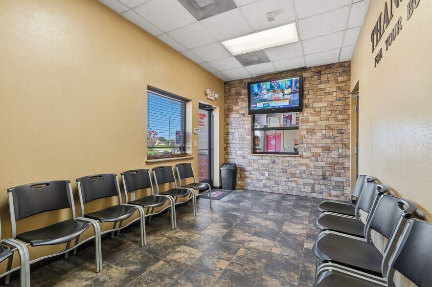 More Photos Of 2858 Treaschwig Rd, Houston Carwash For Sale