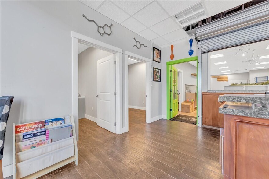 More Photos Of 2230 S Division St, Guthrie Storefront Retail Office For Lease